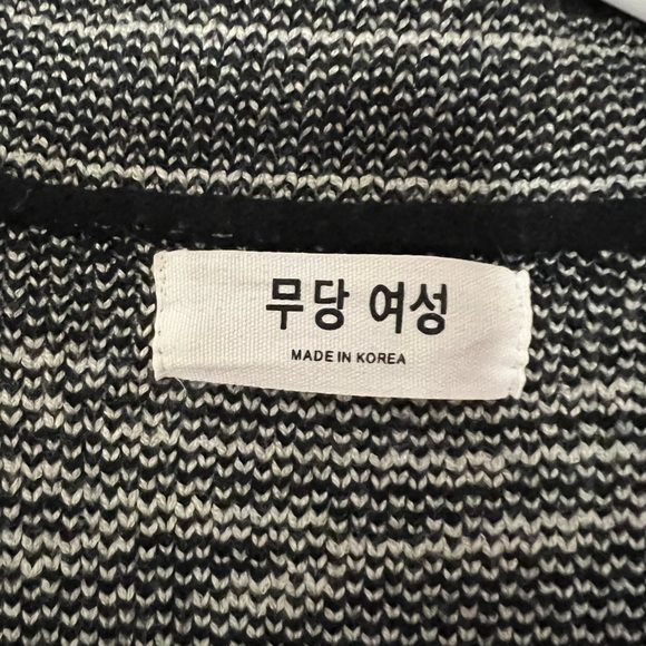 Cardigan w Drawn Pattern - Picture 6 of 6